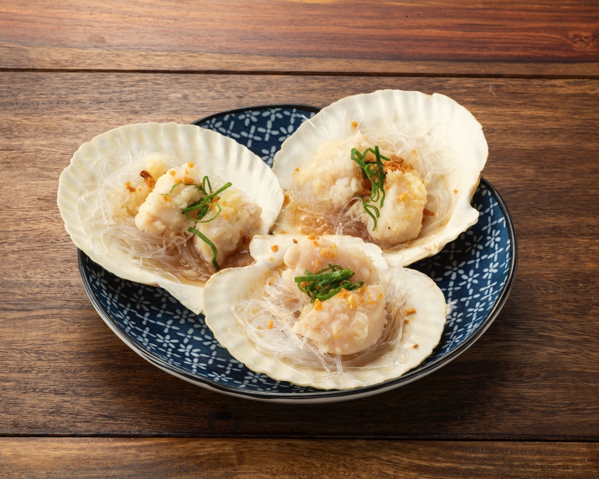 Steamed Scallops and Vermicelli with Garlic